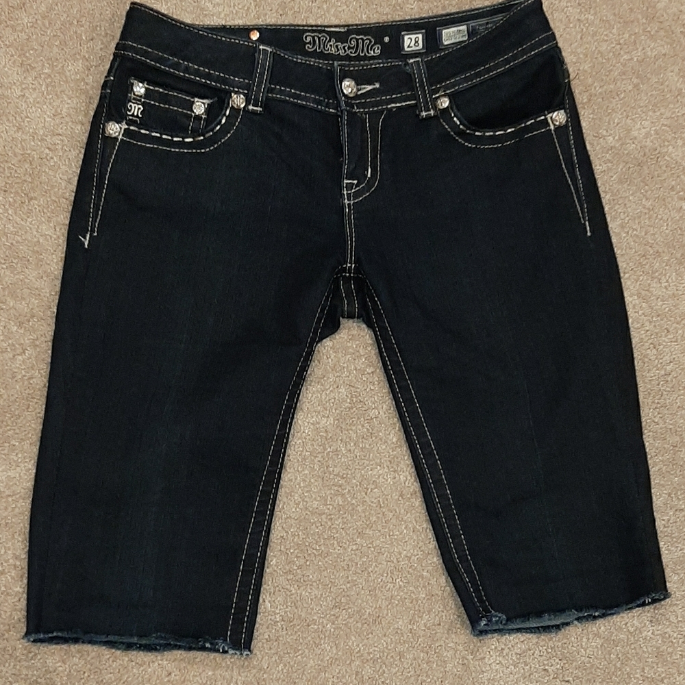 Miss me cut off to be bermuda's